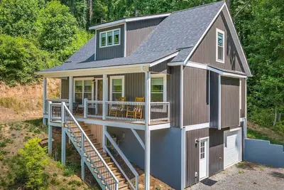 Image de Spacious 3br Retreat w/ Game Room | Free Tix