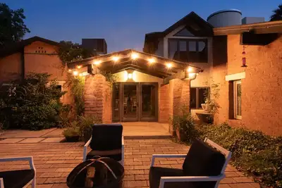 Image de Luxury Retreat in Phoenix's Arcadia Area