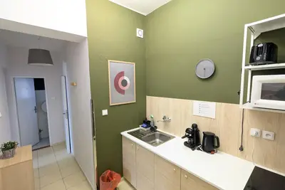 Image de Bright 2 bed with big terrace by tram