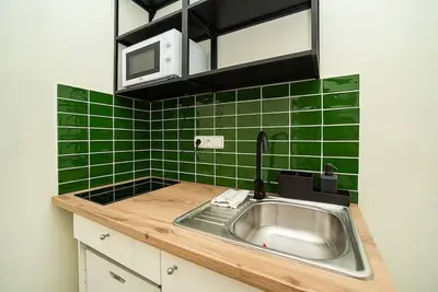 Image de Modern studio with balcony, Tv