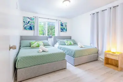 Image de Urban Elegance:King Bed, Free Parking