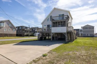 Image de 1904- The Yancey Cottage by First Flight Rentals