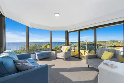 Image de 2 bedroom unit with amazing ocean views!