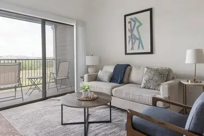 Image de Landing | Spectacular 2bd, Pool, Gym