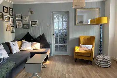 Image de Cosy two-bed beach house, great location, one minute walk to Exmouth sea front