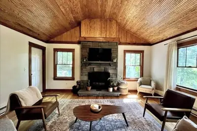 Image de Creekside cottage--dog friendly!