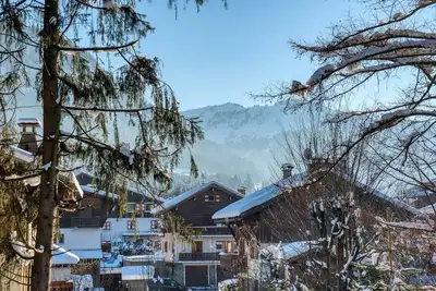 Image de Elegant 3 Bedroom Alpine Lodge with Ski Room