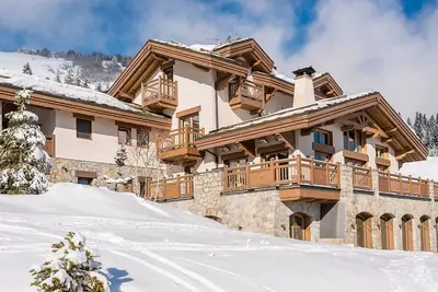 Image de Luxurious Chalet on the Ski Slope of Courchevel