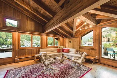 Image de Quintessential Swiss Chalet with Prime Design