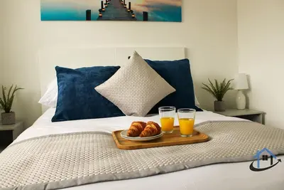 Image de King or twin beds free parking x3 wifi corporates\n