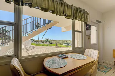 Image de Directly on the Gulf - Unit  2  - 1 Bedroom - Ground Floor - Sleeps up to 4