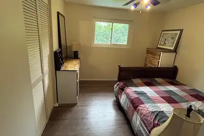 Image de Cozy and Spacious 4 bedrooms, 1. 5 bathroom, private yard for the whole family.