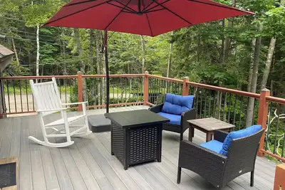 Image de Second floor space with modern conveniences & artistic charm.