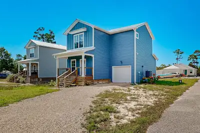 Image de Dog-Friendly Home with Wifi and Washer/Dryer, stunning lake views