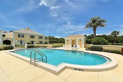 Image de Windsor Lodge Unit 15, studio, close to the beaches, pool access