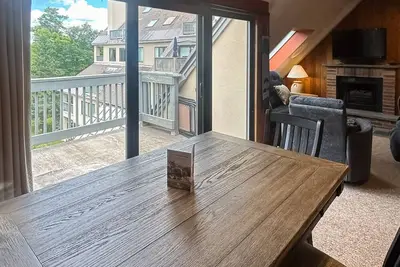 Image de Mountain Green: 3f11 | Mtn-view condo near lifts with fireplace & balcony