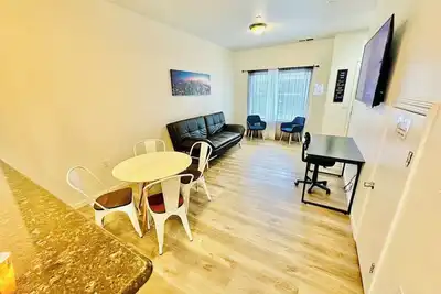 Image de 2 Bd, 2. 5 Baths, Sleeps 5/C8