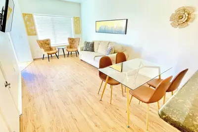 Image de 2 Bd, 2. 5 Baths, 3TVs, Sleeps 7/F9