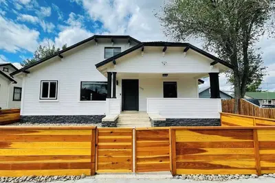 Image de Sleeps 16 Pet Friendly Renovated Midtown W 9Beds