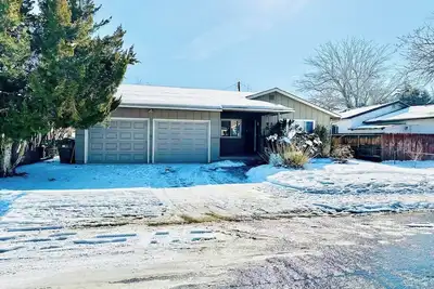 Image de 5Bdr/3Baths/7TVs/Sleeps18/11 Beds/Pet Ok