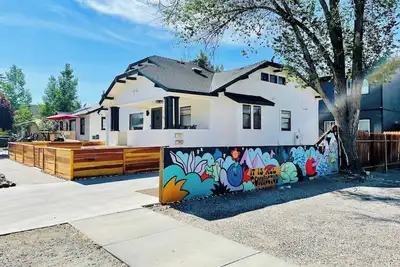 Image de Sleeps28Triplex/7Bedroom7. 5 Bath