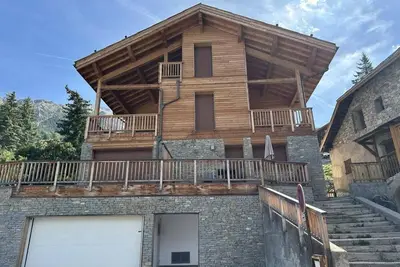 Image de 1er étage, balcon, cheminée ou poêle à bois, télévision, casier à ski, 45m², Vars