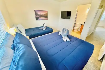 Image de 2 Masters, 3 TVs, Sleeps 7/A9