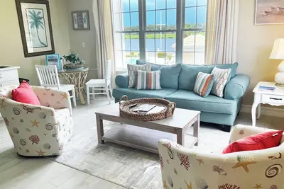 Image de Windsor Lodge Unit 19, studio, 1br/1ba, close to the Beaches, pool access