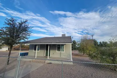 Image de Cozy 4 bdrm. 5 minutes from the Colorado River. Family Friendly