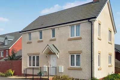 Image de 3 chambres à coucher à Dawlish