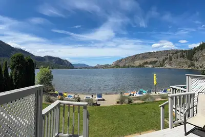 Image de Beach Front, kayaks, paddle boards #2