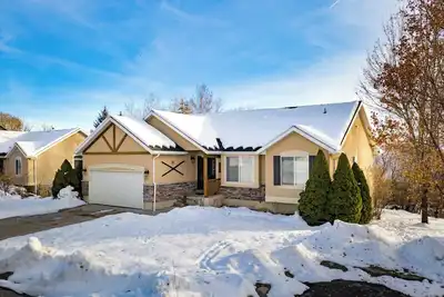 Image de Fairway Oaks Lodge/ Two living areas/ close to skiing, boating, golf