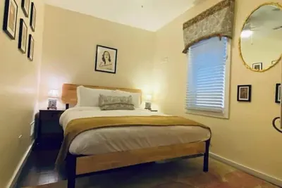 Image de Charming Village in the City