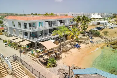 Image de Den Laman Tarpon - 2 bedroom apartment oceanfront