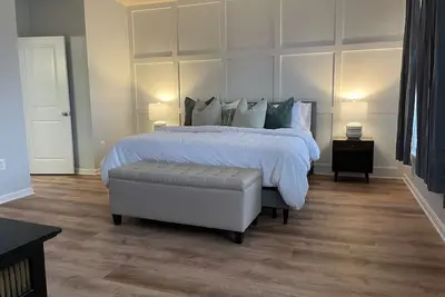 UrbanHaven - 2bd/2. 5ba City/Suburb Living