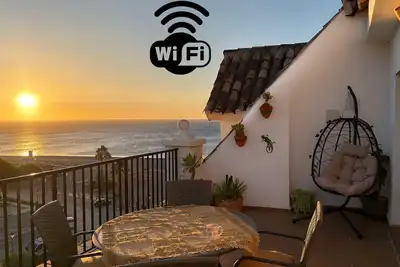 Image de Luxury Beachfront Penthouse-50 Steps from the Sea– Puerto de la Duquesa