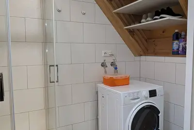 Image de Small cozy house in the countryside