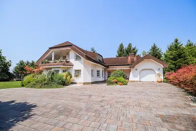 Image de 4 Bedroom Holiday Home with Bbq Terrace and garden