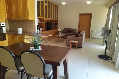 Image de Spacious 4 bedroom modern flat with ideal access to explore all of Cyprus