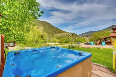 18 Mi to Telluride: Mtn-View Home w\/ Hot Tub!