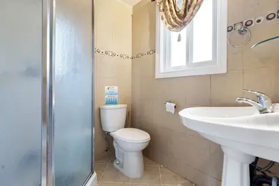 Image de Lakefront Retreat near Lake Huron! Sleeps 14