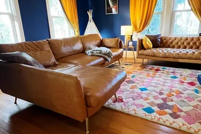 Historic Spacious Home 5 bed/2 bath