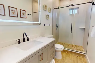 Image de Beach House: Pool, Boardwalk, 1 Min to Beach