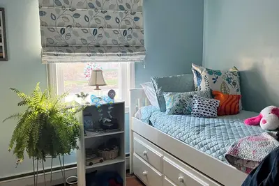 Image de Tranquil Oasis by the Sea - Hyannis Port, Cape Cod — walk to 2 beaches