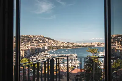 Image de Luxurious and Panoramic Apartment: Sea and Vesuvius View with Elevator