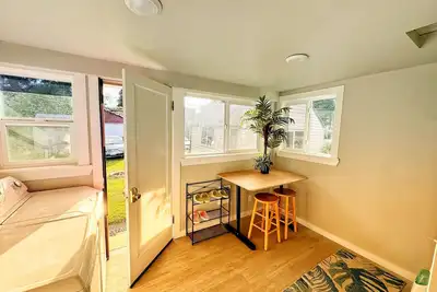 Image de 3br/3ba Base, Expand to 6br for extra cost, Sleeps up to 14, Central & Cozy home