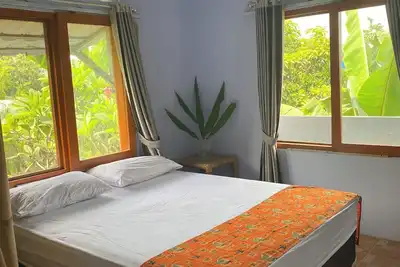 Image de Lombok 3 bedroom tropical house with terrace. Beautiful mountain views.