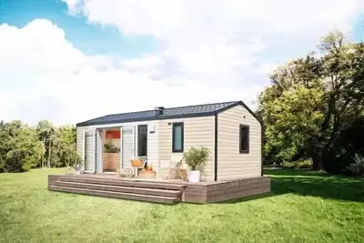 Image de Mobil-Home Premium 27m² (2 chambres) + Tv + Lv + Terrasse couverte 4 personnes