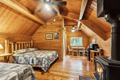 Lost Horse Lodge - Double Queen Cabin #20