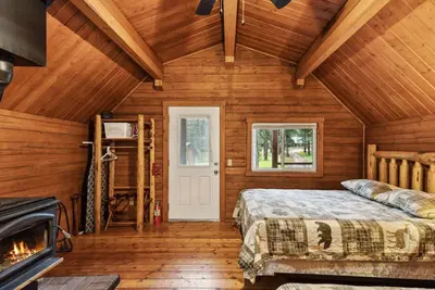 Lost Horse Lodge - Double Queen Cabin #21